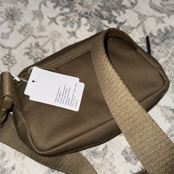 NEW!  Lululemon Everywhere Belt Canvas Bag - Picture 7 of 9